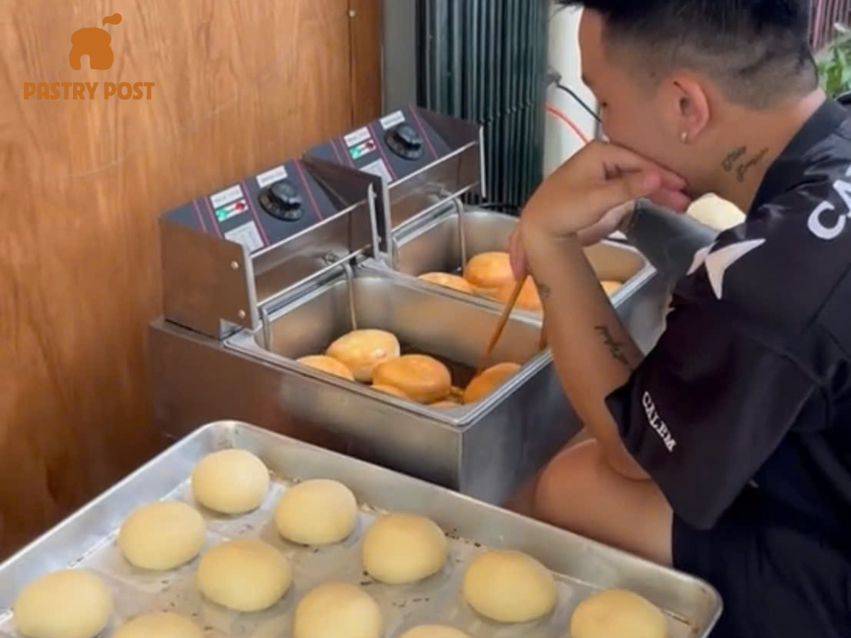 Quy trình làm bánh Donut bằng phương pháp dùng bếp chiên điện